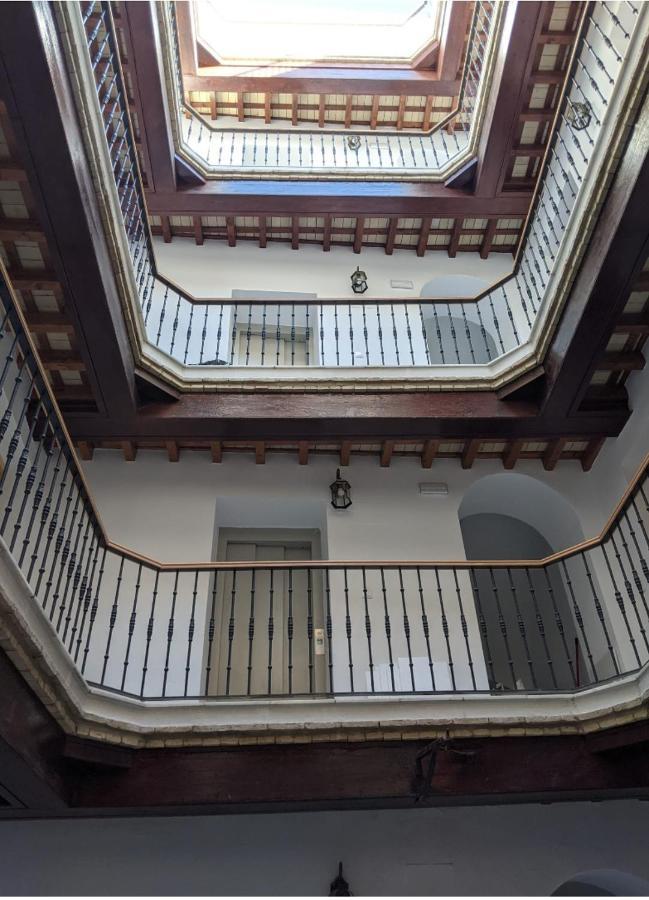 Lindo En El Centro Histórico De Cádiz Appartamento *